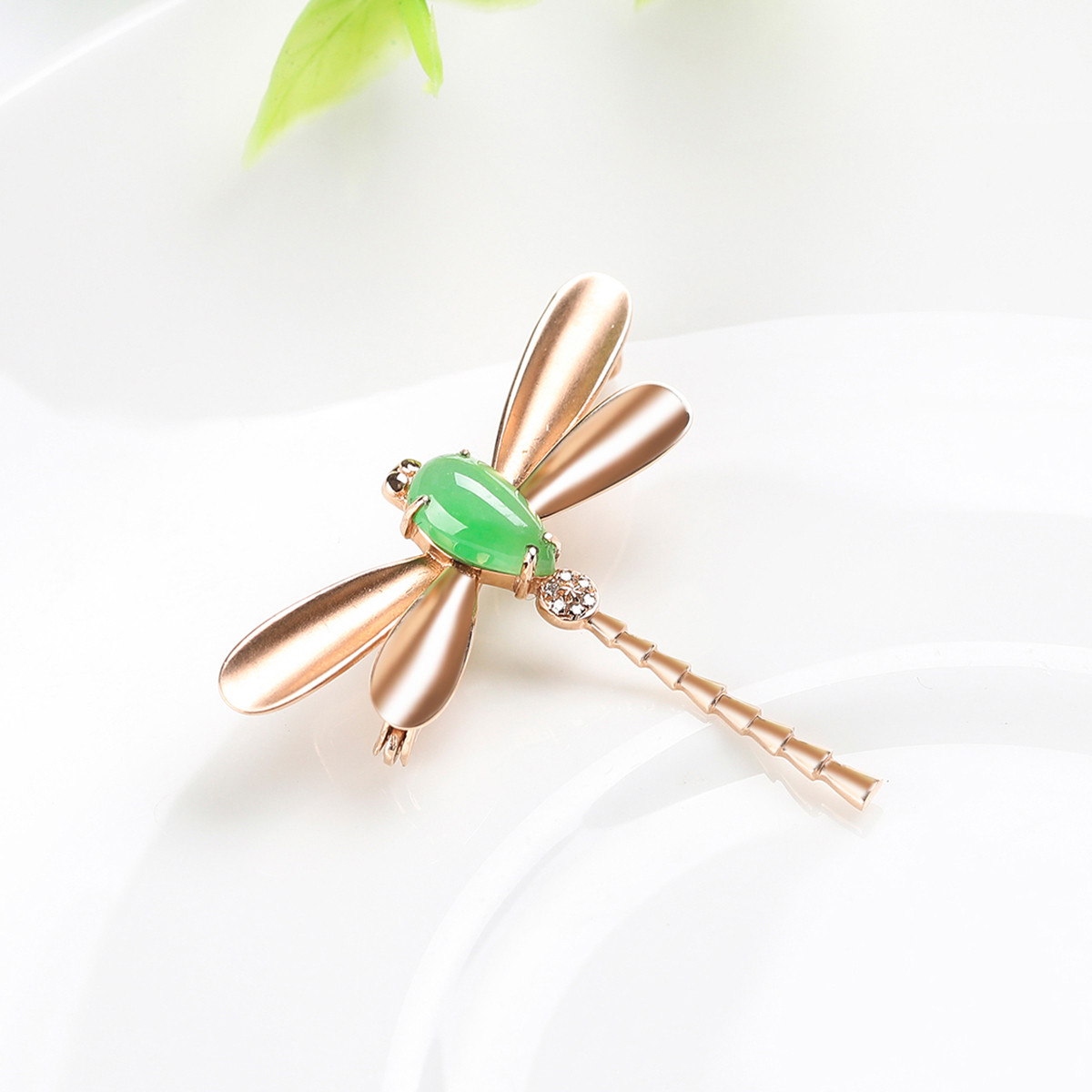 mary windsor 18k金钻镶天然翡翠辣色蜻蜓胸针 附证书