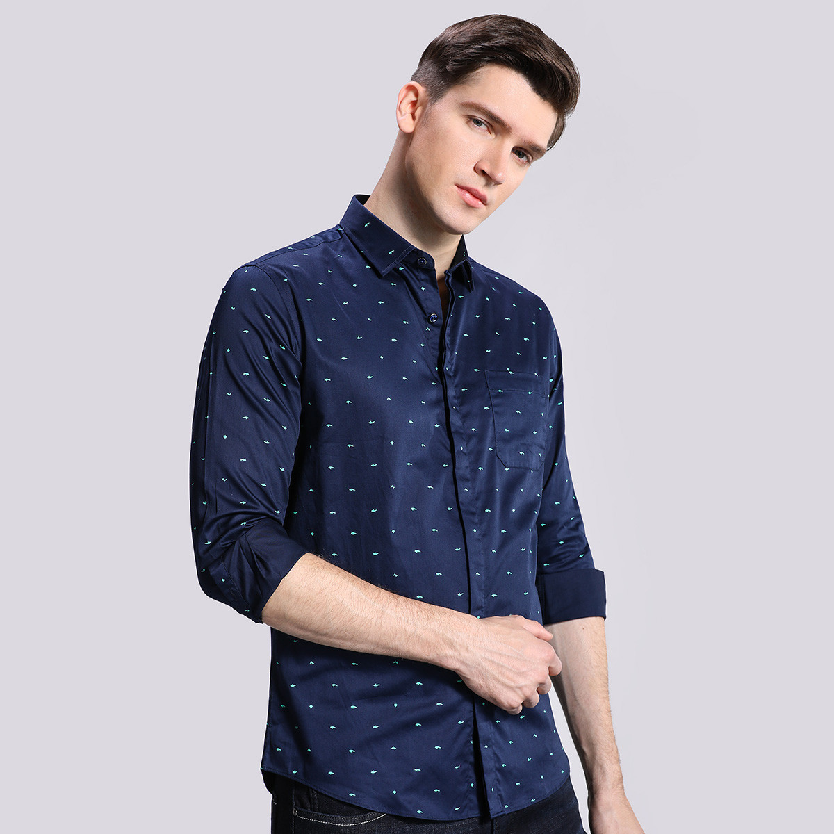 凯撒大帝2018秋季上新男士长袖衬衫时尚商务装尖领修身纯色舒适衬衣经