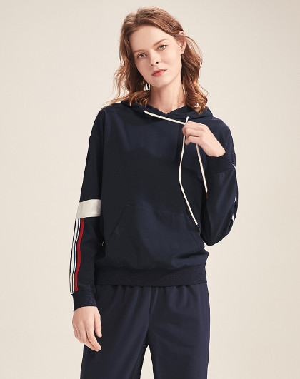 juzui/玖姿春季新品休闲运动风宽松套头卫衣上衣女