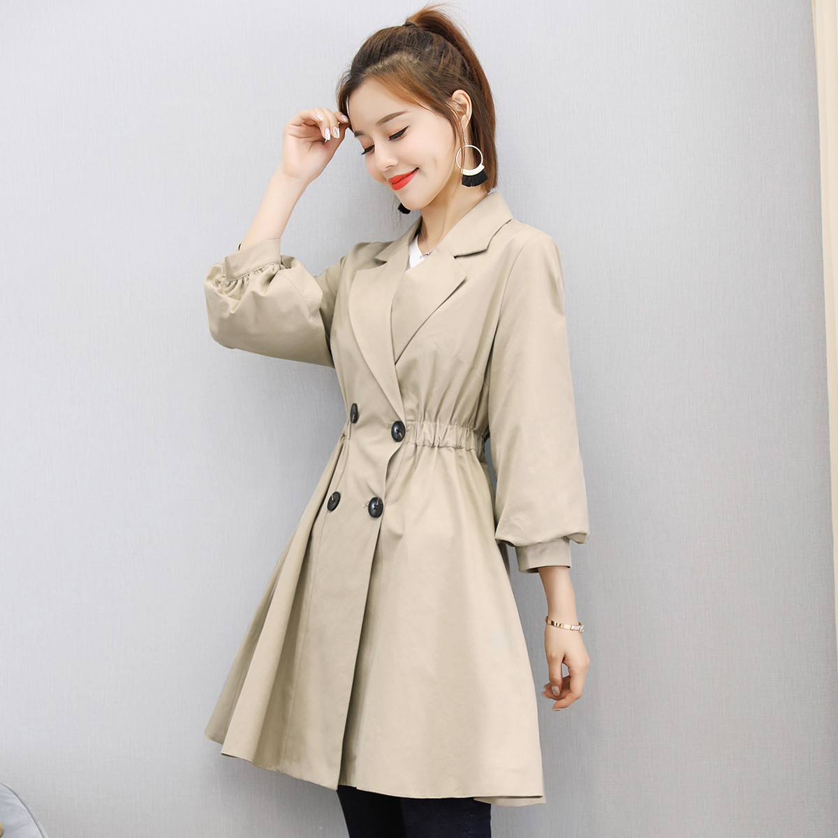 2019春新款时尚双排扣松紧带收腰显瘦百搭中长款风衣外套女
