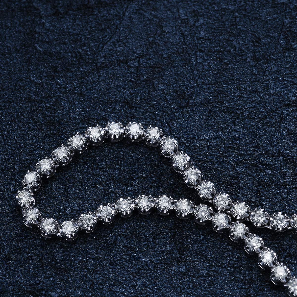 喜钻18k金豪华群镶共2.25克拉钻石项链