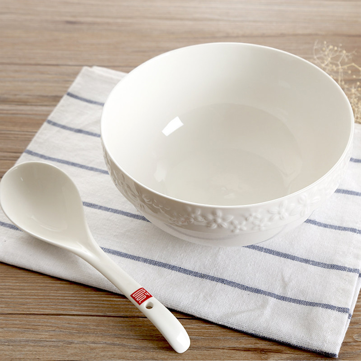 北欧浮雕白瓷家用2头陶瓷碗勺餐具套餐