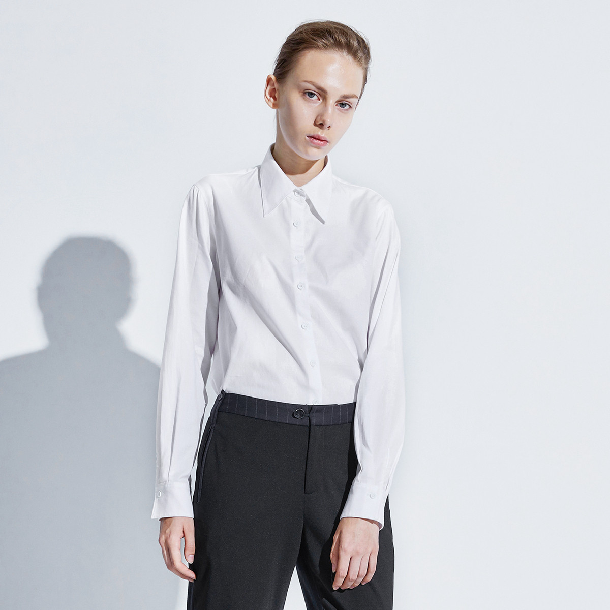 新品背部收褶基础款不规则下摆长袖衬衫女白衬衫