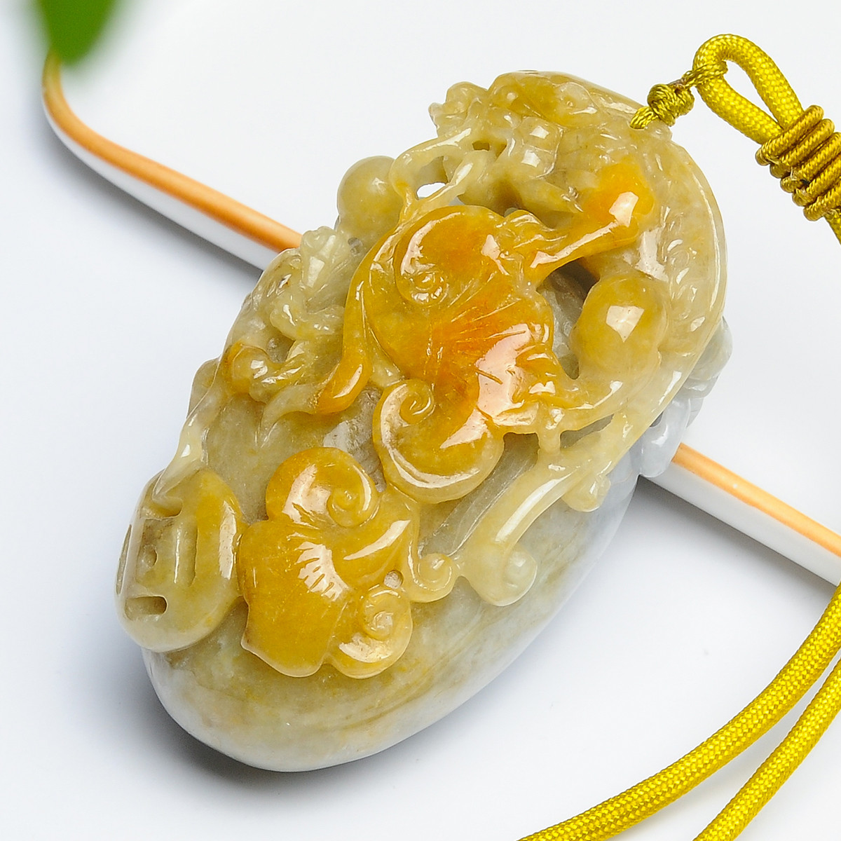 翡翠a货冰糯浅绿褐黄如意貔貅玉石手把件/翡翠手把件附证书