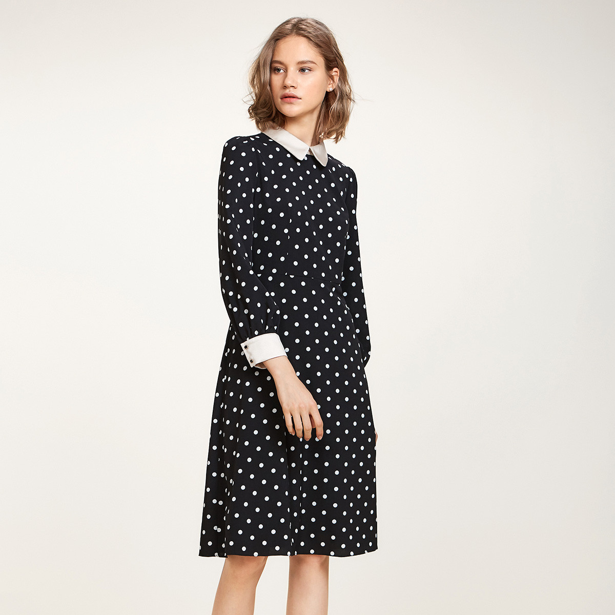 yiner音儿女装2019春季新款气质娃娃领衬衫袖波点连衣裙