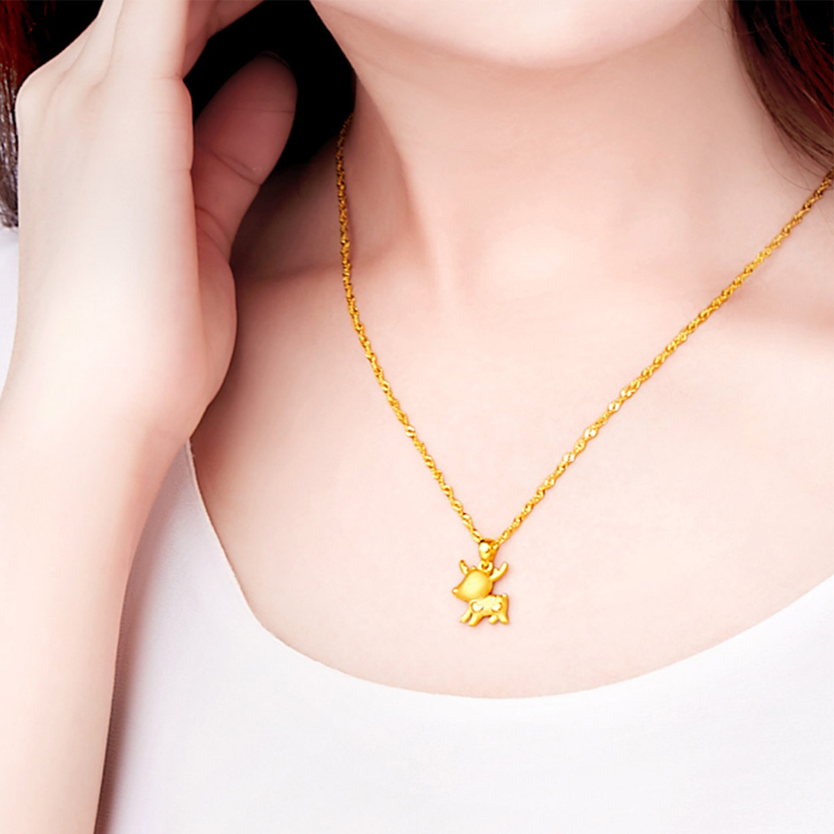 周大福 可爱萌小鹿足金黄金吊坠女士