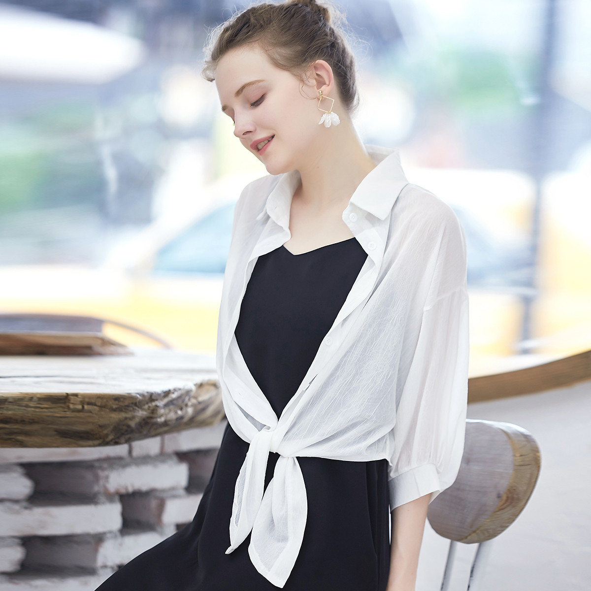 秋装薄款防晒衣服女式短款披肩外搭开衫女夏衬衫小外套衬衣空调衫