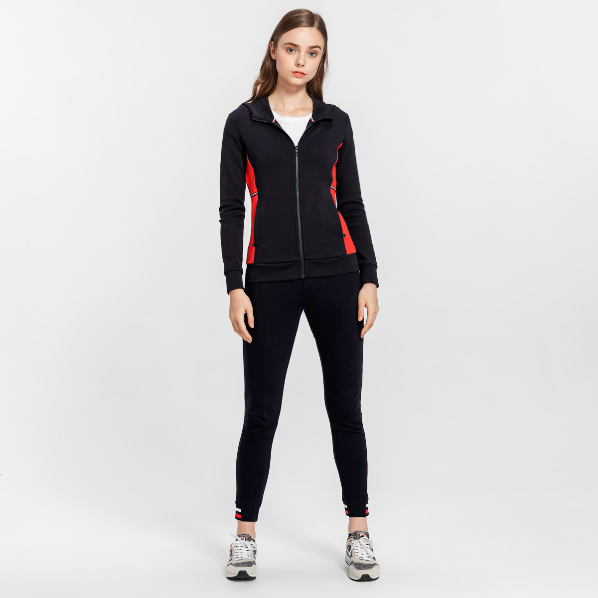 斐乐女装时尚休闲女款拉链连帽百搭女式针织长袖连帽外套