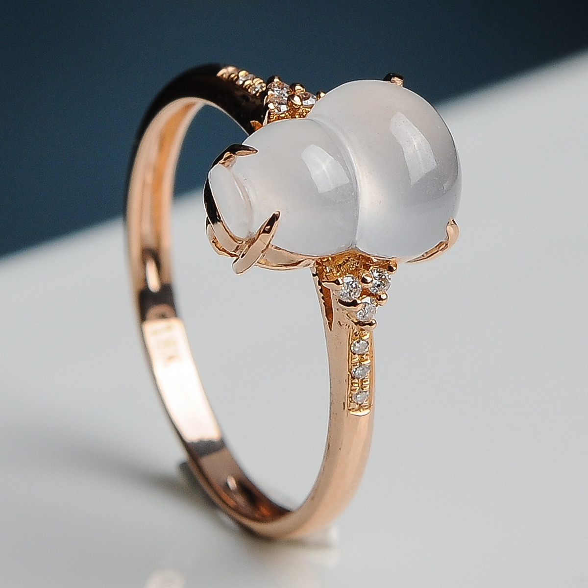 18k金伴钻镶冰糯天然翡翠a货冰白葫芦玉戒指13#附证书