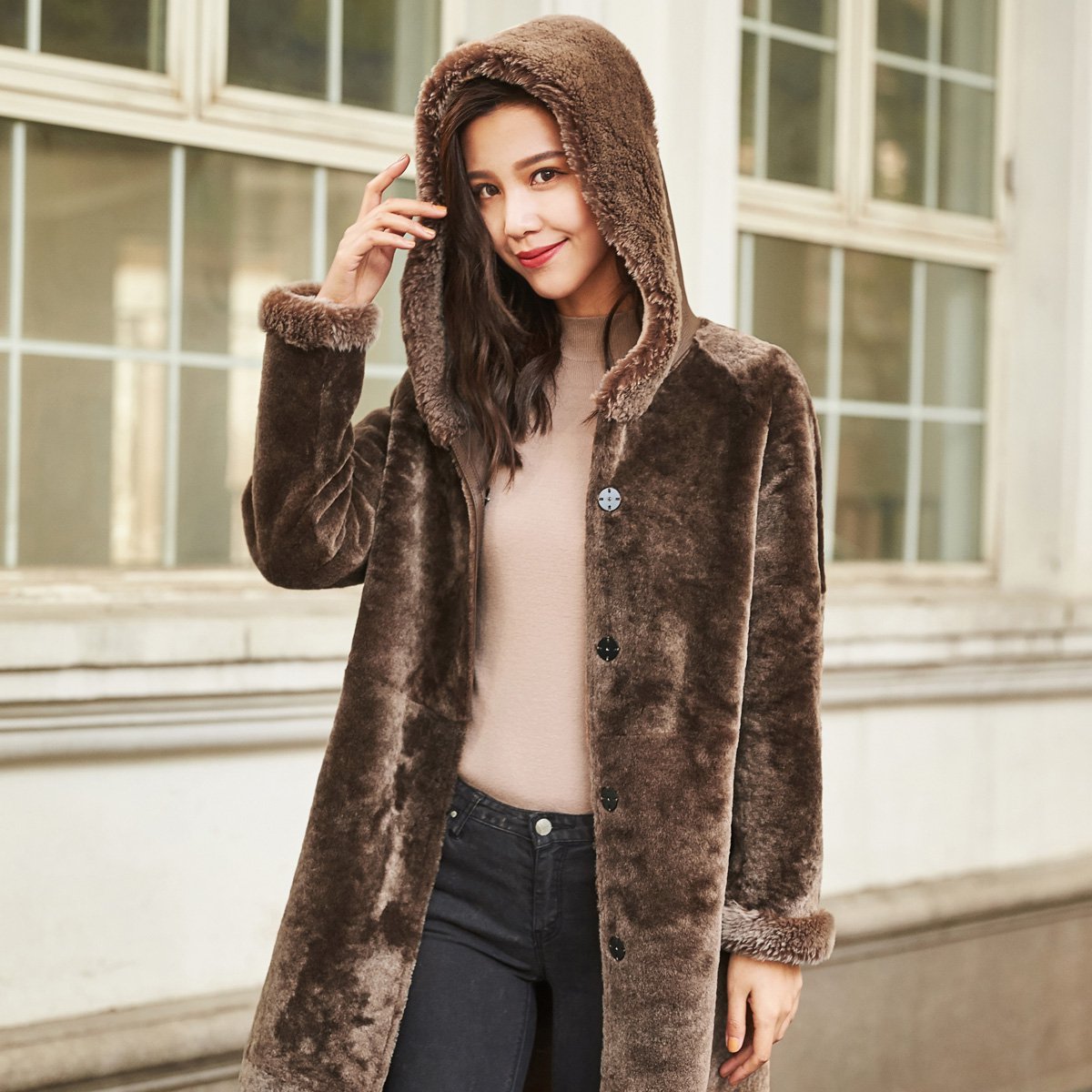 雪豹皮衣皮草女装专场 都市街头高贵皮毛一体女士中长款外套