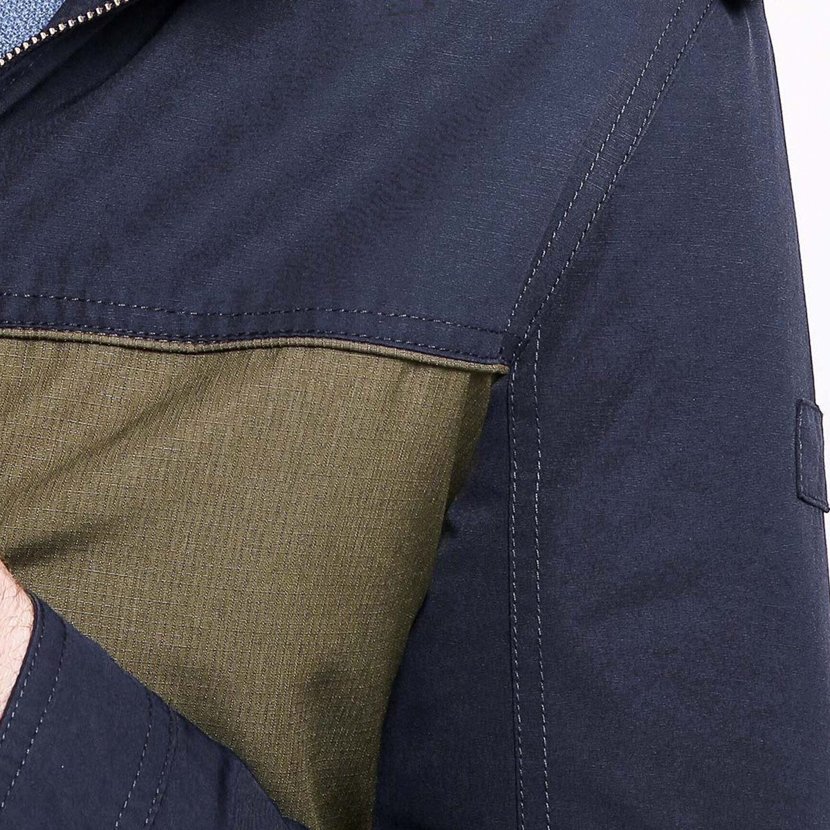 骆驼男装 时尚可脱卸帽散口袖拼色休闲加绒旅行外套男士夹克