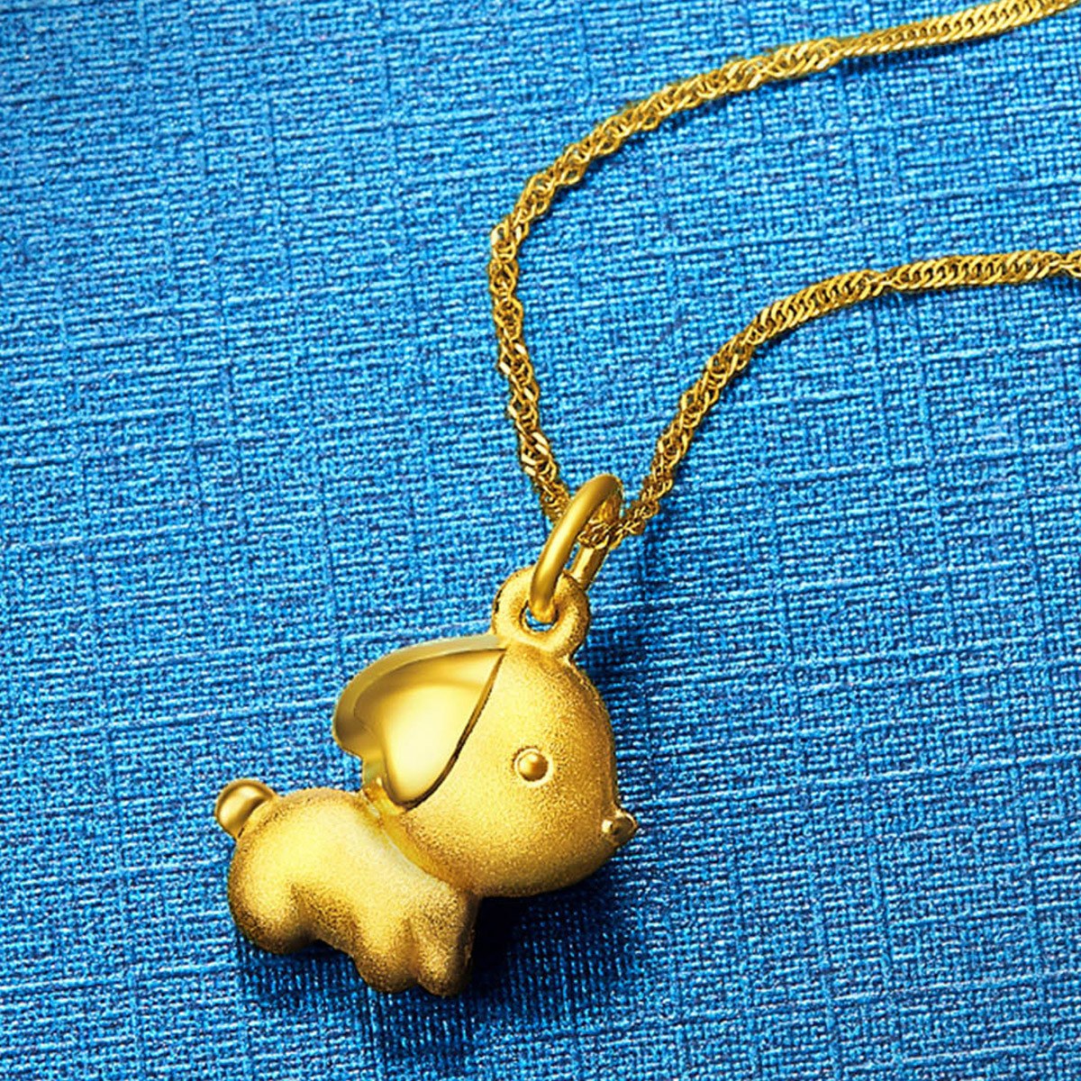 周大福 十二生肖狗心想事成金毛犬足金黄金吊坠