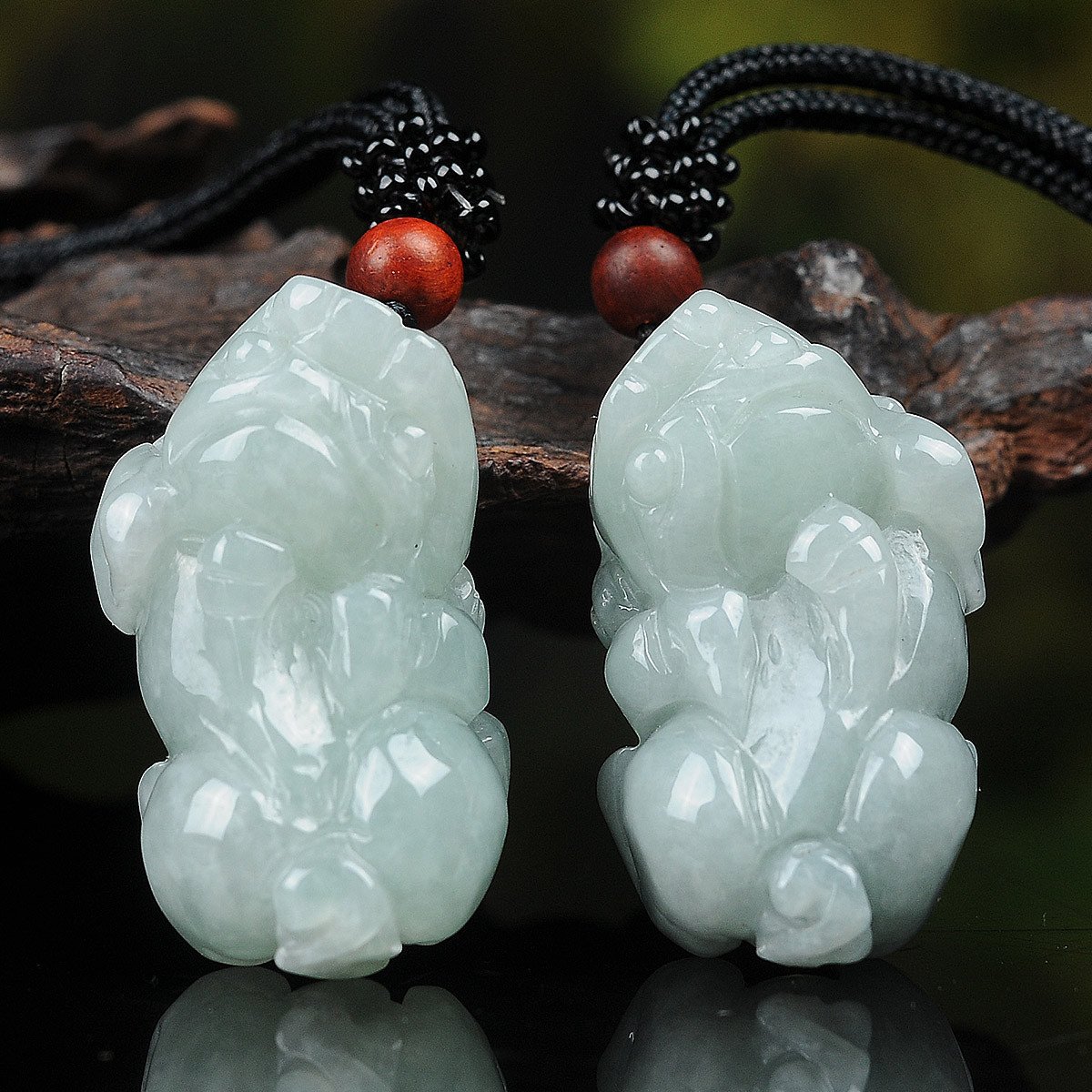 a货翡翠糯种浅绿貔貅玉吊坠一对价 玉挂件附证书