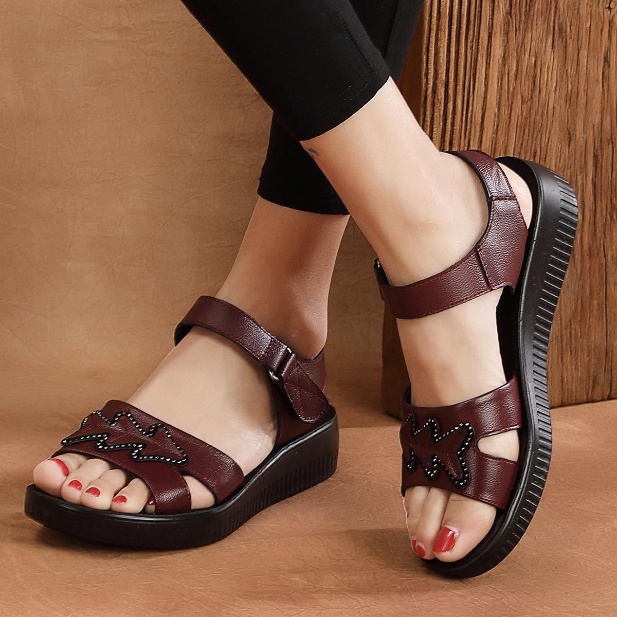 20夏季妈妈凉鞋女【牛皮】魔术贴中年平底轻便凉鞋休闲中老年女鞋