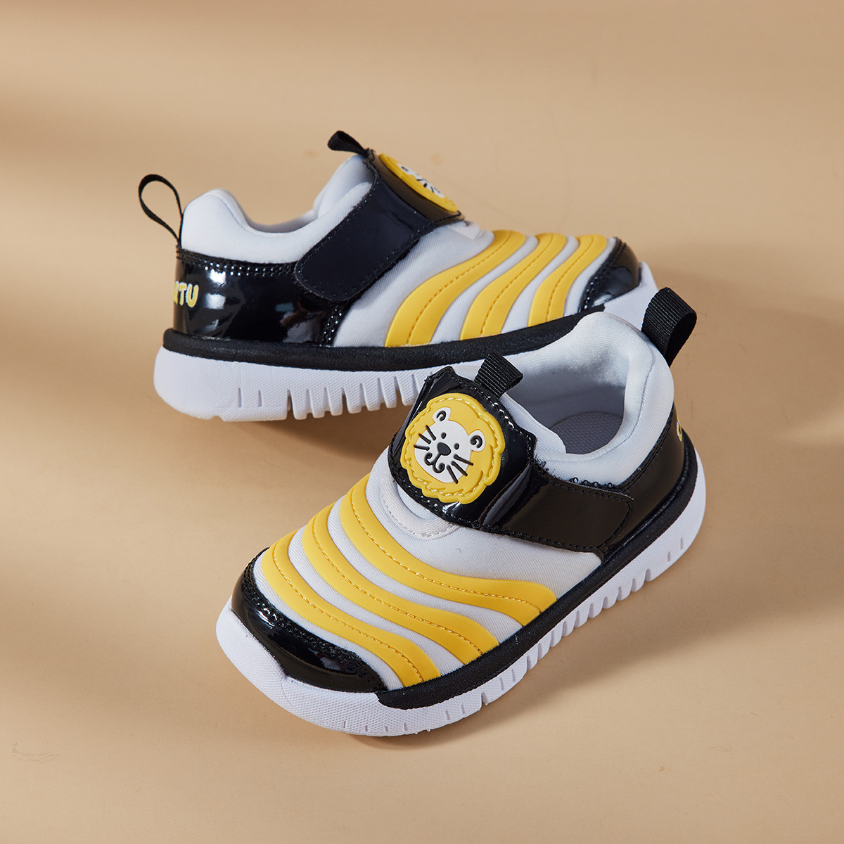 卡特兔婴儿学步鞋女毛毛虫童鞋秋季鞋子男童运动机能鞋软底宝宝鞋