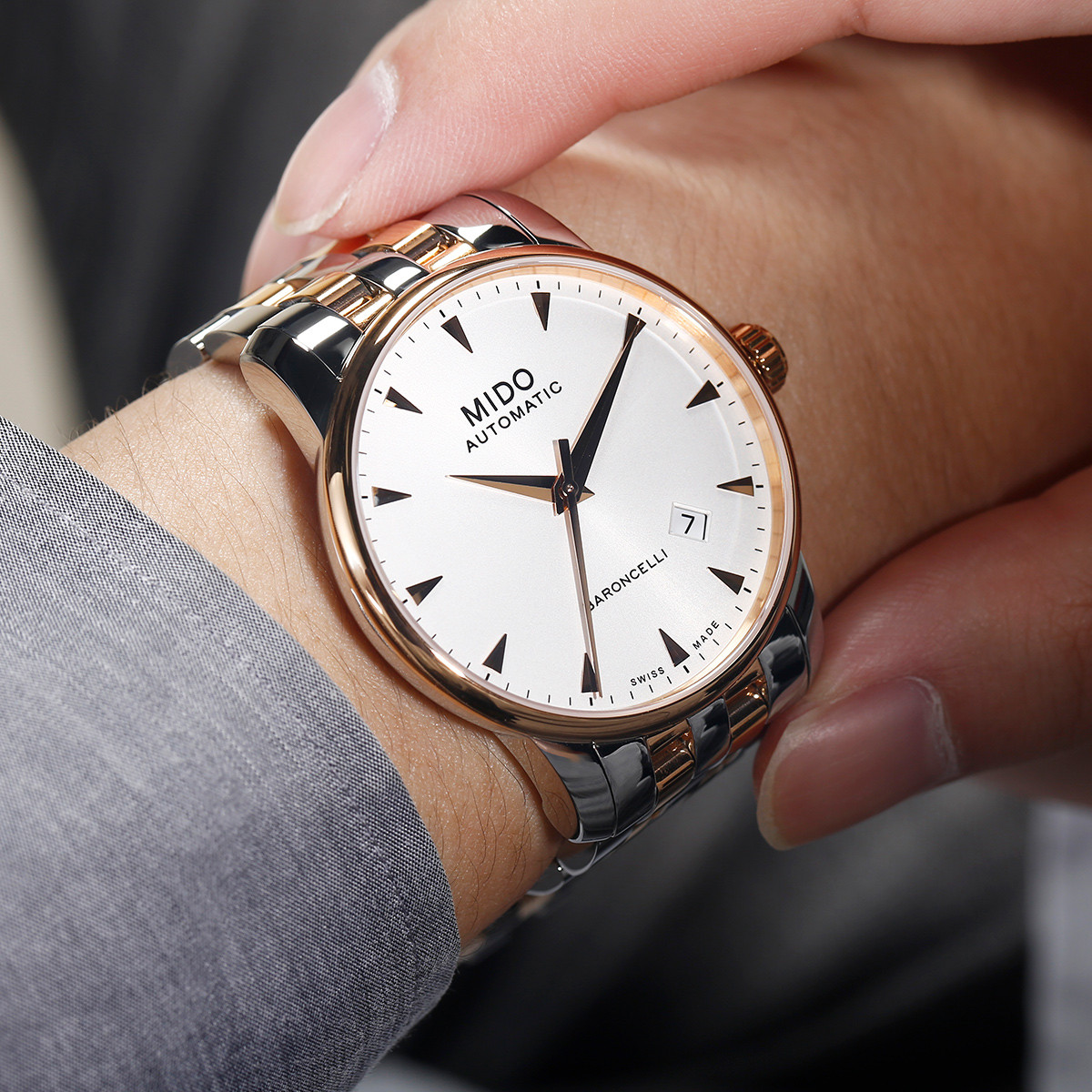 mido贝伦赛丽系列钢带38mm表盘自动机械男表m86009111