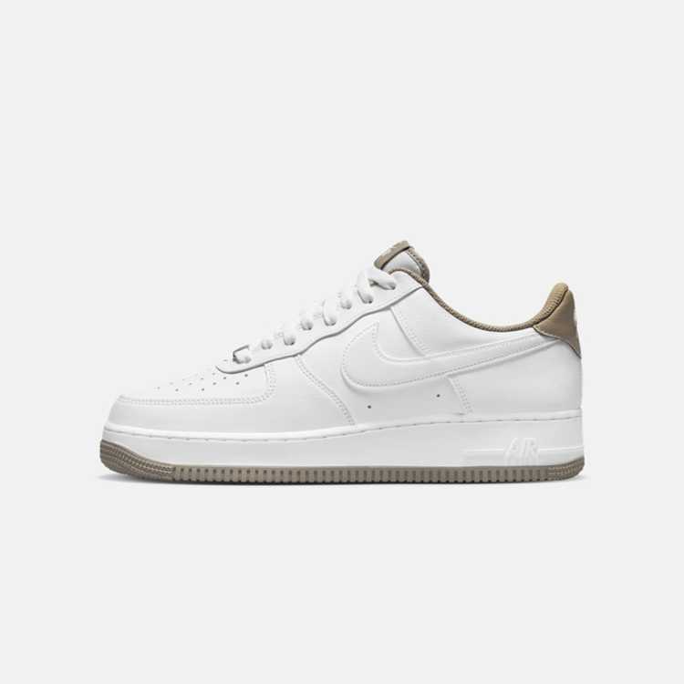 AIR FORCE 1 \’07男子低帮白棕休闲板鞋