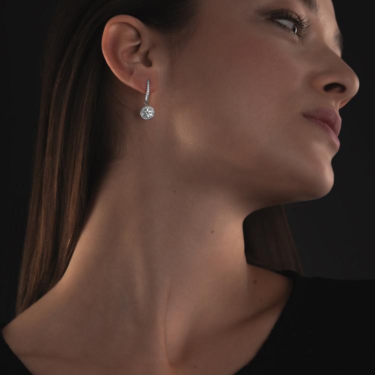 施华洛世奇 年中钜献 ATTRACT系列 大气百搭穿孔耳环