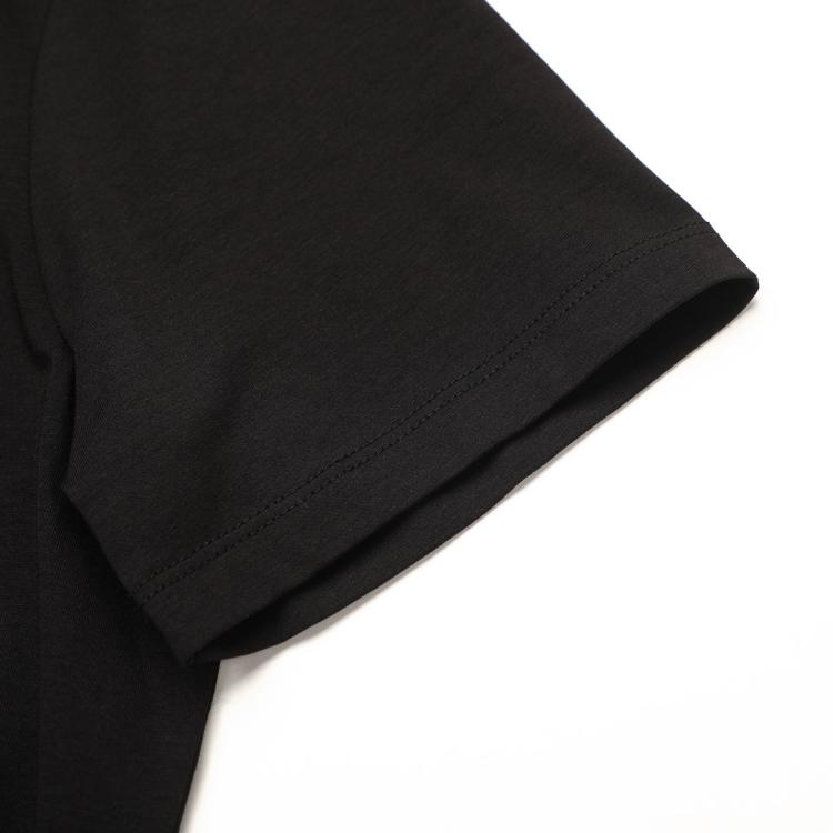 Armani Exchange 男士复古时髦拼色字母透气短袖t恤 In Black