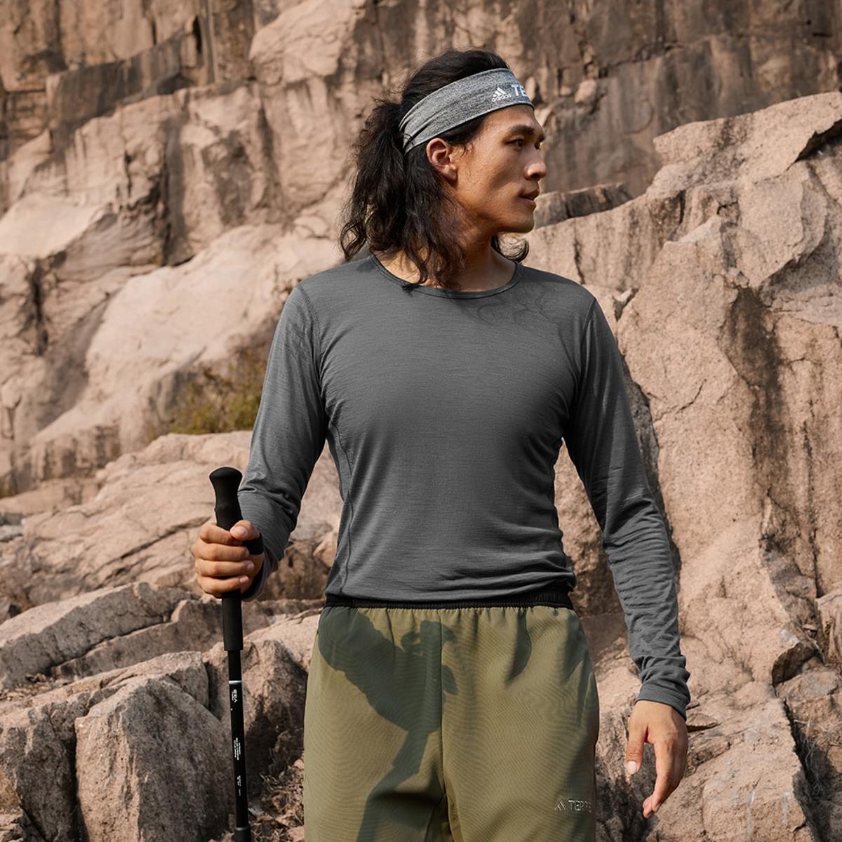 adidas ��������Բ�쳤��T�� ���ﶬ���˶����п� 179Ԫ