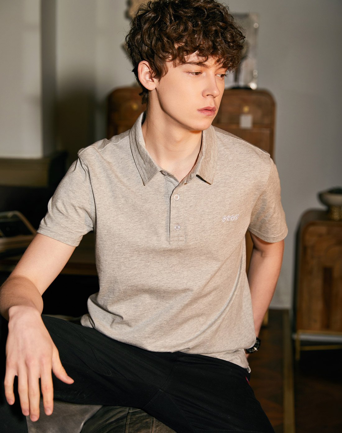 男前胸字母绣花polo