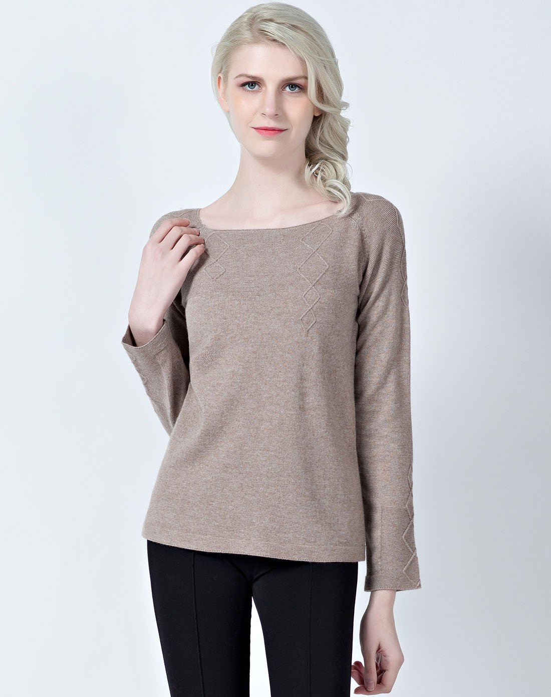 维多利weiduoli羊绒特卖旗舰店女款时尚花型经典u领羊绒衫18a69007