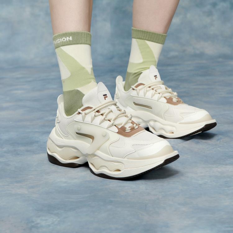 Fila 【欧阳娜娜同款】女鞋fusion系列舒适轻便套脚未来潮鞋 In White