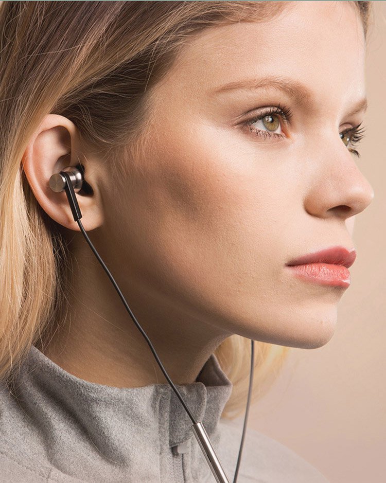 小米圈铁耳机 入耳式有线线控 女生音乐运动跑步通用耳机