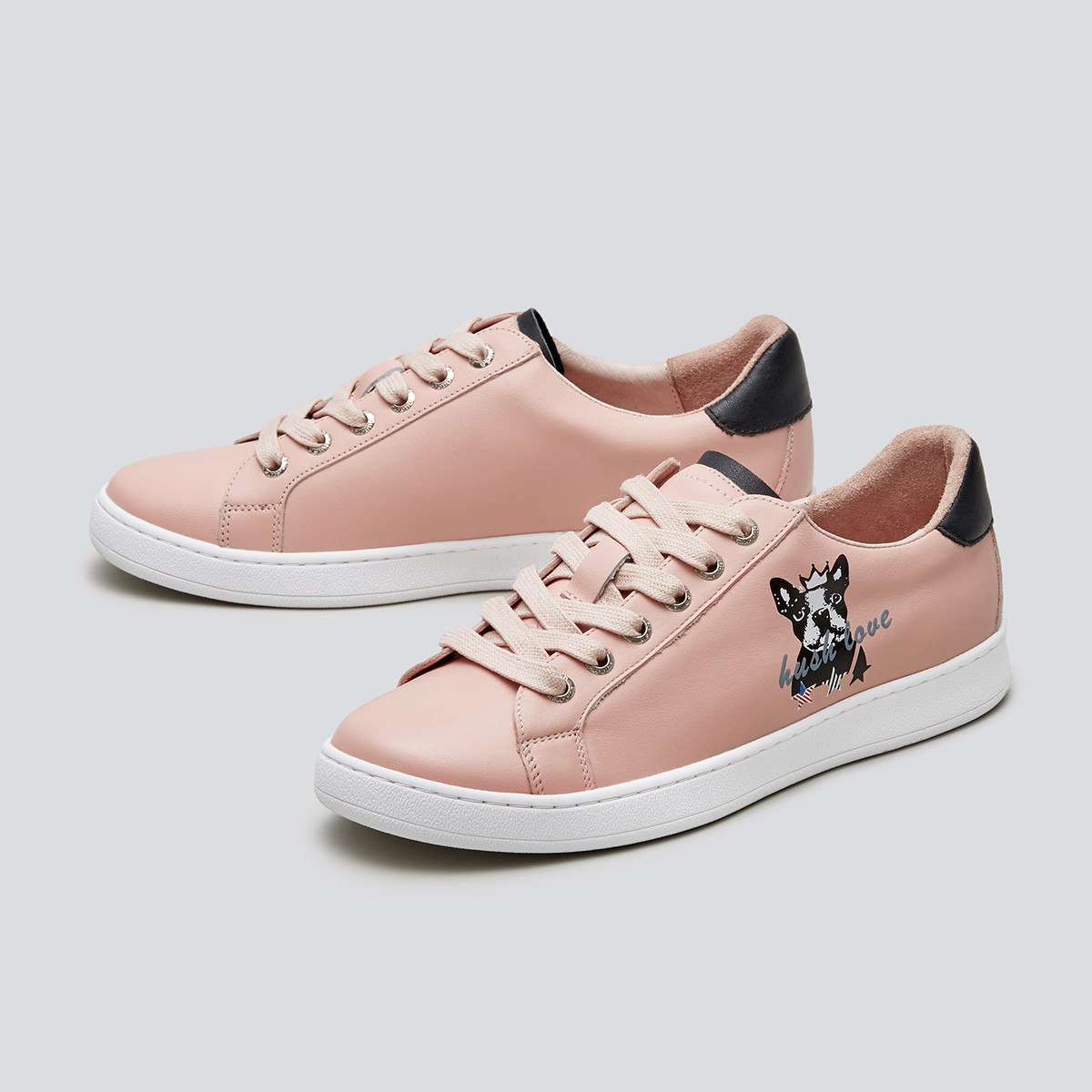 暇步士新款牛皮鞋狗狗鞋平跟板鞋舒适百搭系带舒适女休闲鞋