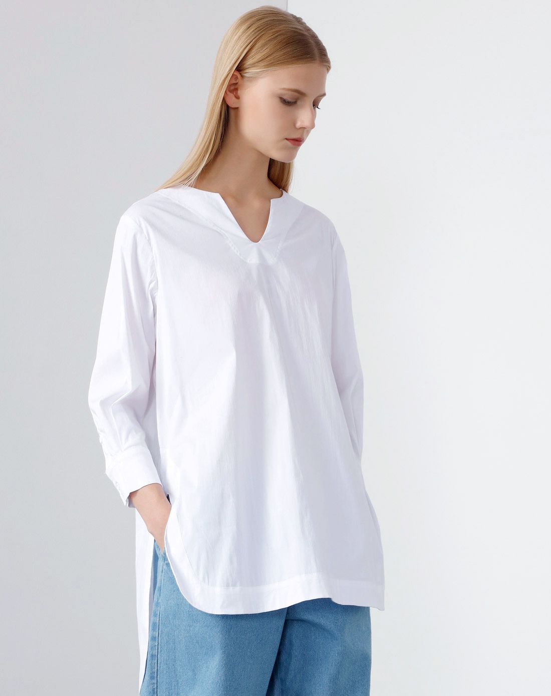 宽松纯色u型领长款衬衫