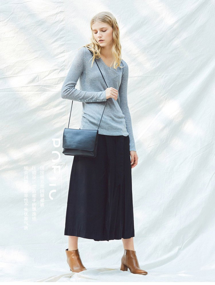 摩尼菲格女装专场  多色v领纽扣修身毛针织衫 商品参数 detail 厚薄