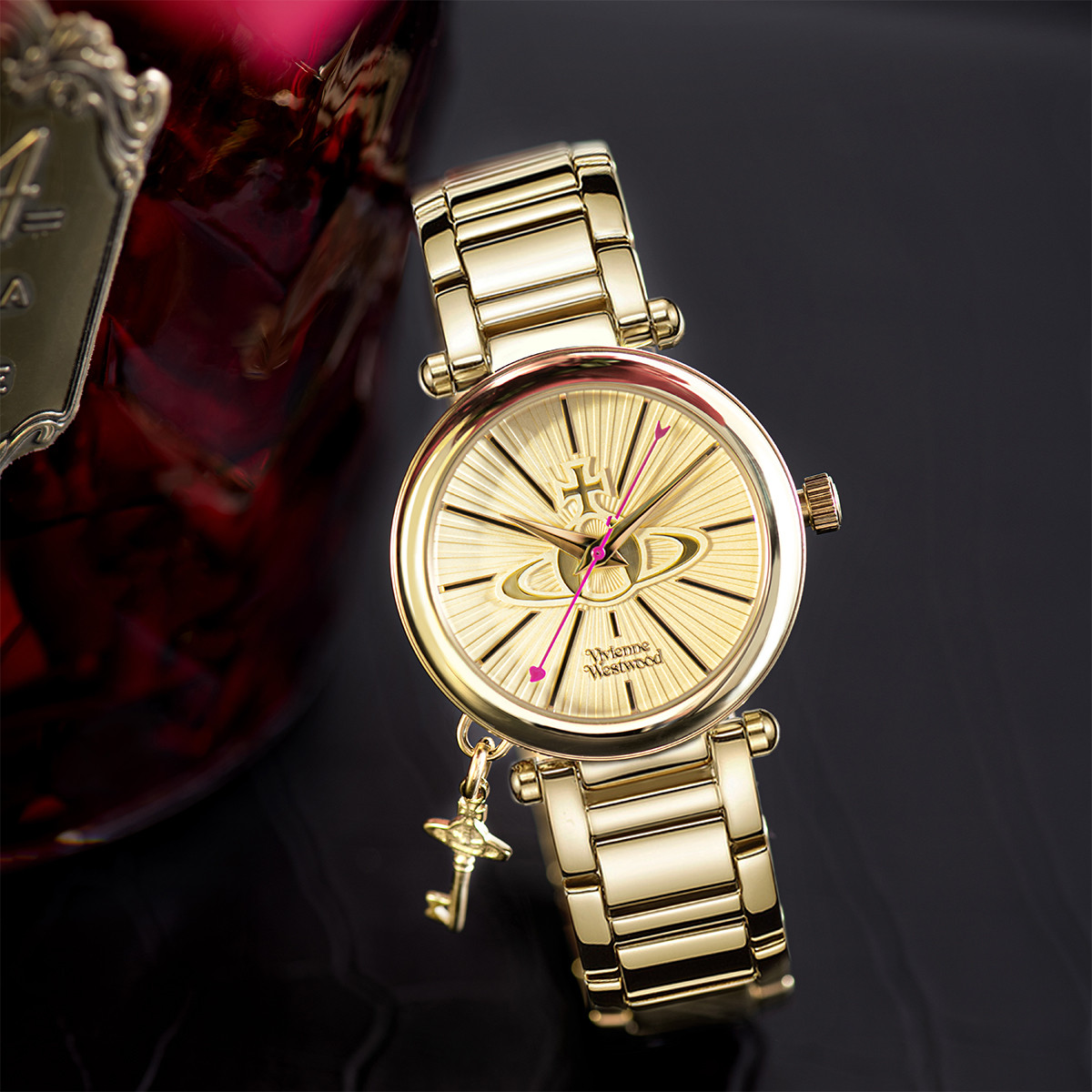 Shop Vivienne WestwoodEmpress Dowager Cixi Vivian Gold Steel