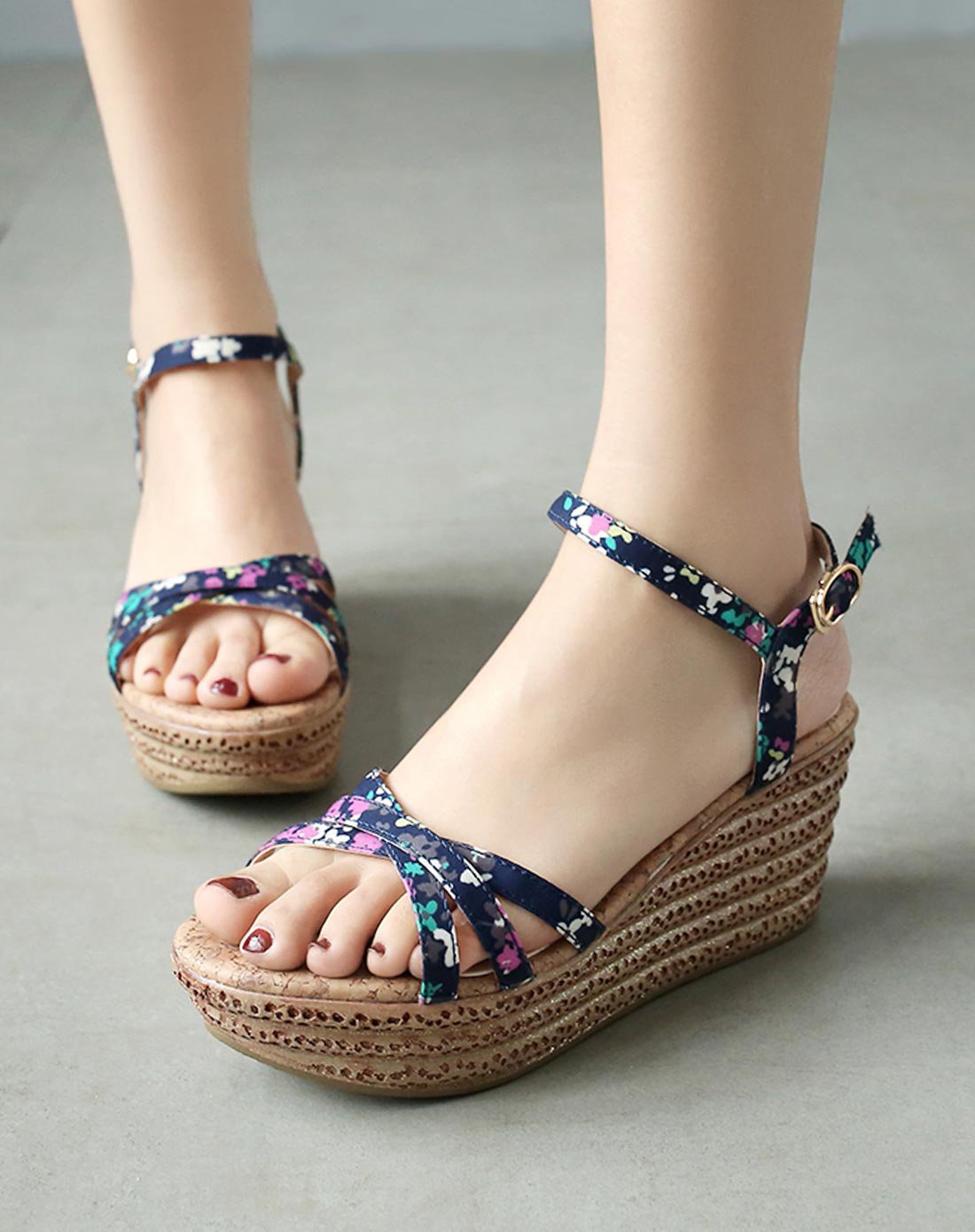 2017夏季新款甜美一字带鞋坡跟高跟松糕跟露趾凉鞋女粉色