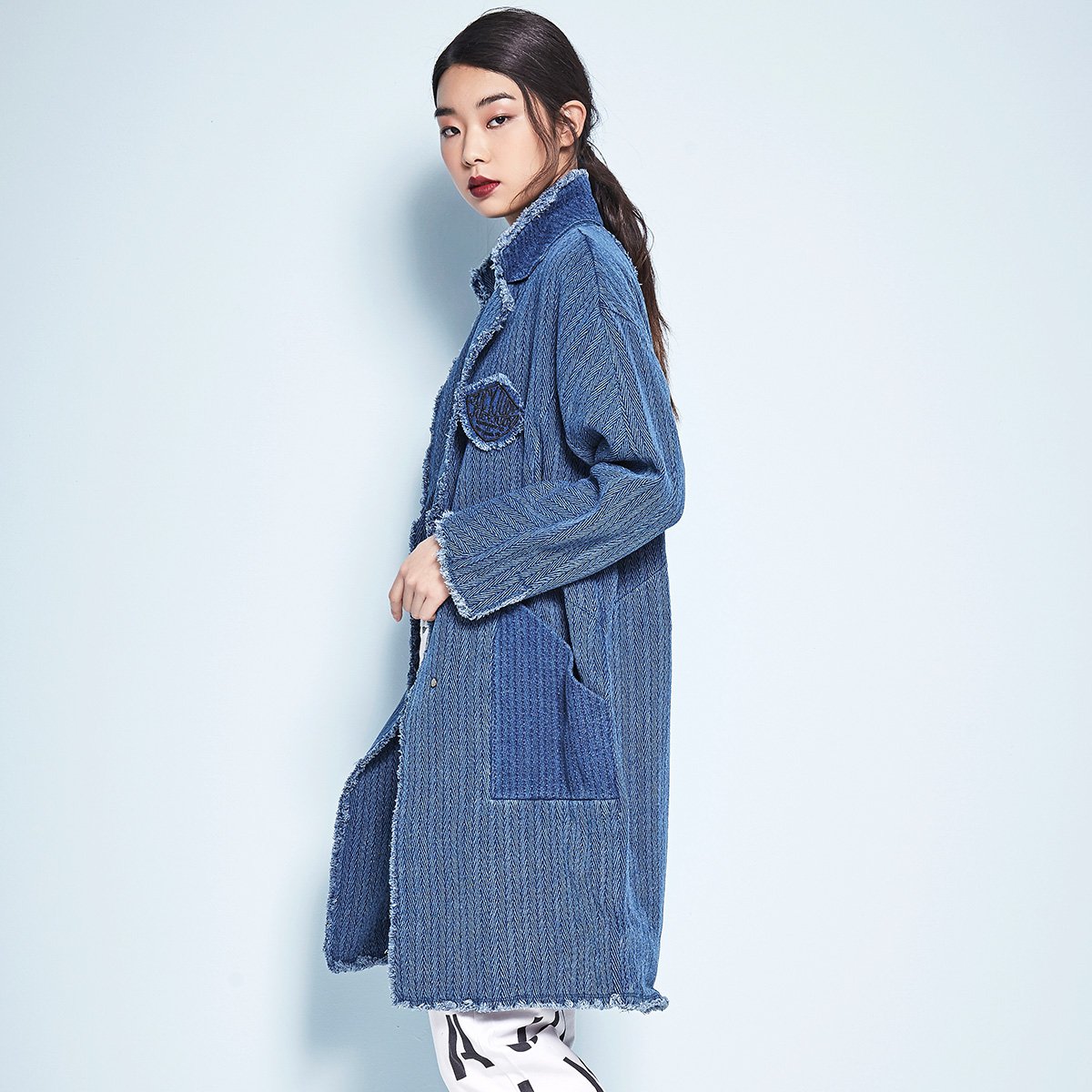 百家好basic house旗下女装品牌百家好旗下jucy judy 毛边翻领时尚长