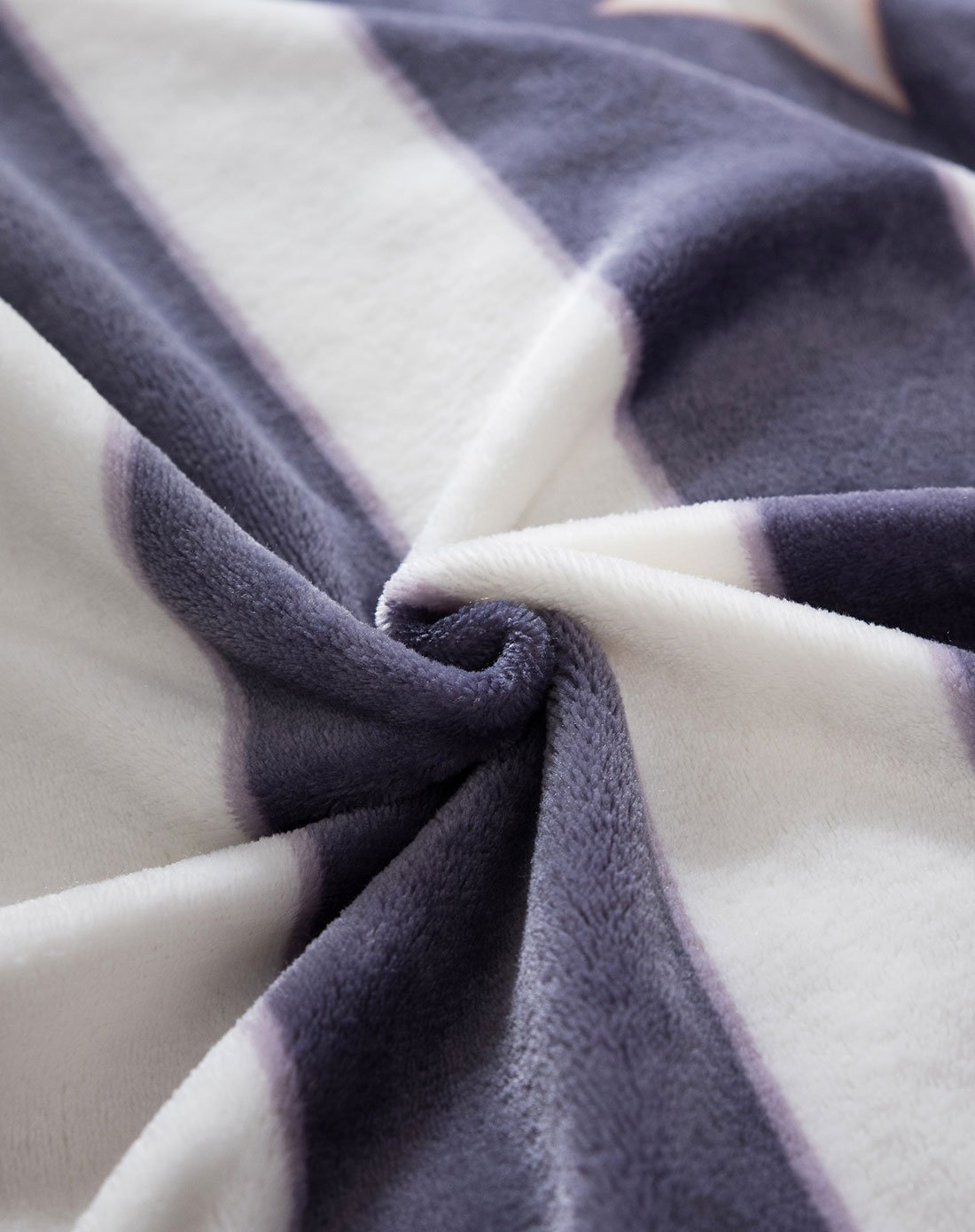 臻品冰貂绒毯 舒适柔软法兰绒毛毯 少女心单人双人毯子-星空