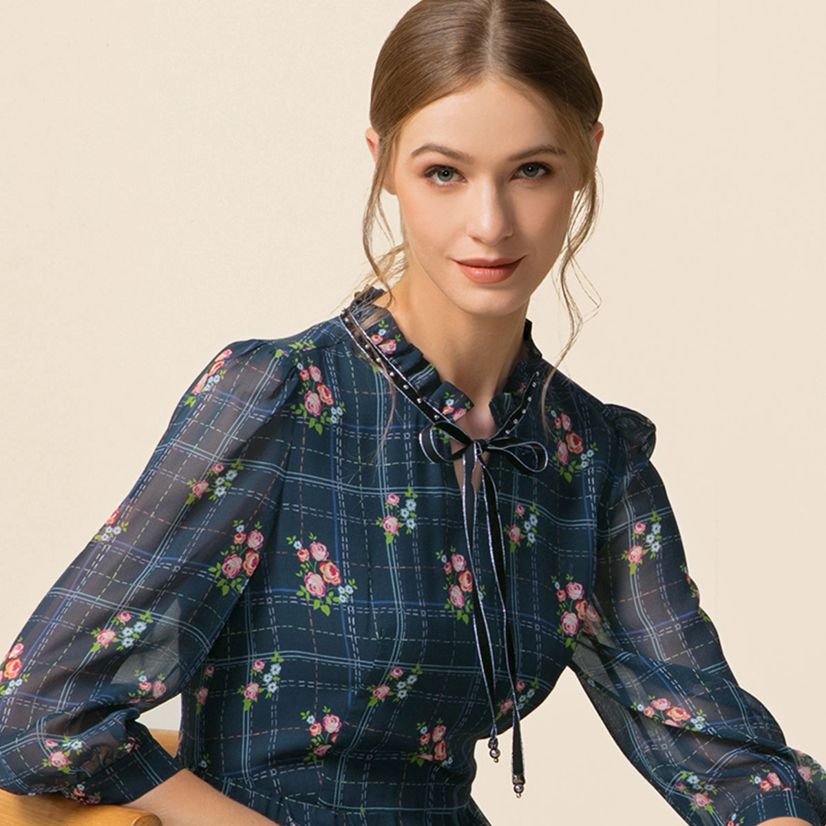 yiner音儿秋季七分袖印花半开领真丝连衣裙