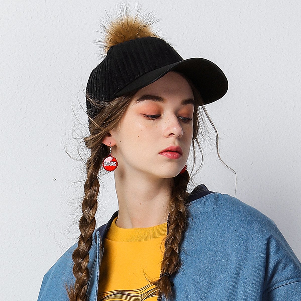 毛球装饰鸭舌帽子女秋冬拼接休闲灯芯绒纯色狐狸毛球保暖鸭舌帽