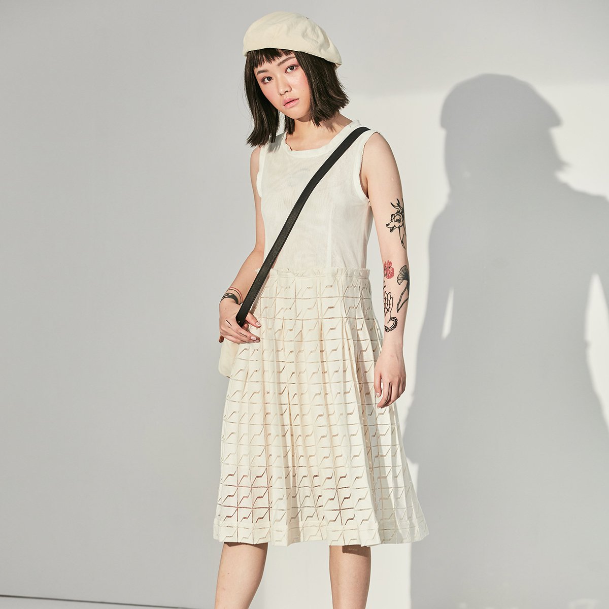 initial女款花纹无袖拼接连衣裙