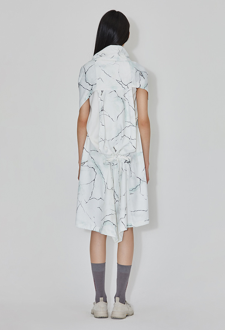 initial夏季短袖大理石纹系带深nv领连衣裙女