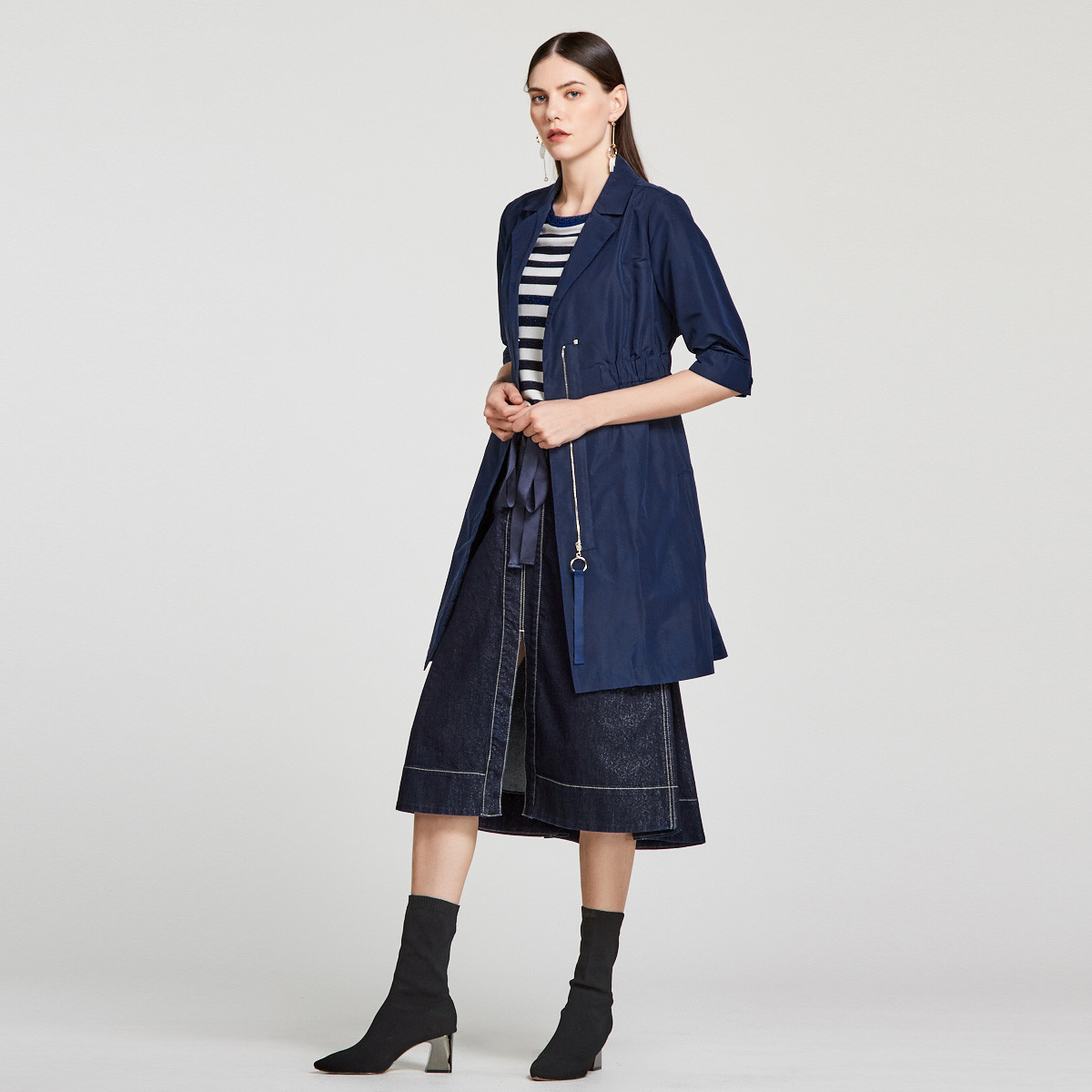 影儿诗篇女装2018年春季新款简约百搭松紧腰修身中长款风衣女