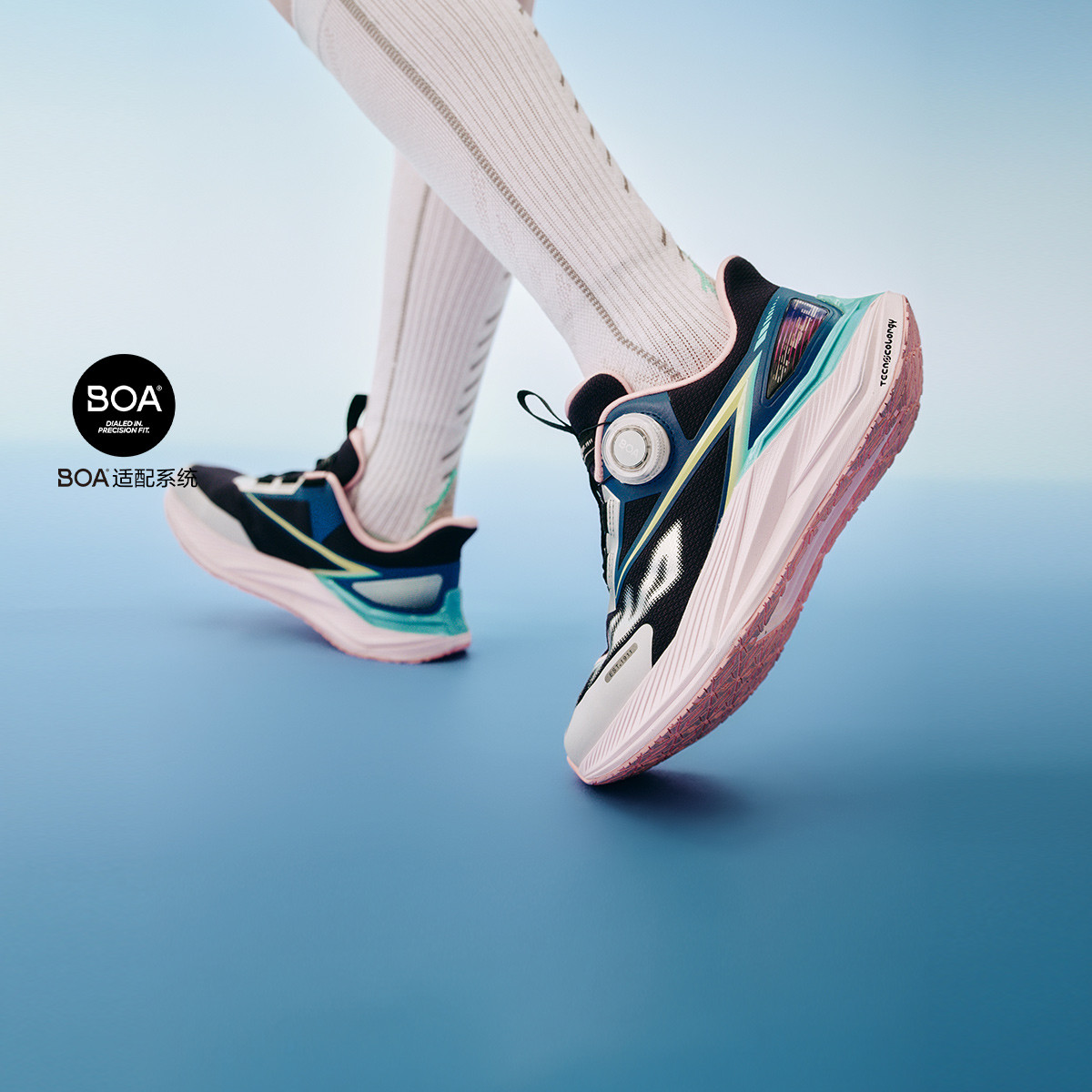 FILA ����5 Ůͯ�Ͱ��ܲ�Ь 33-42 ����463Ԫ