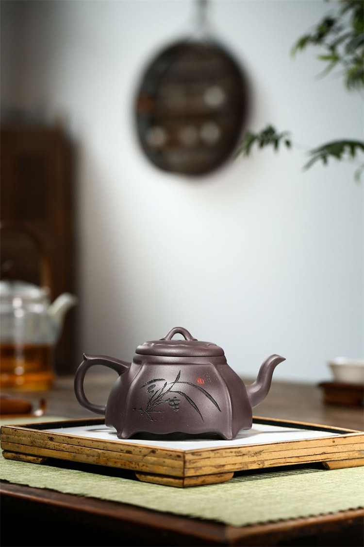 《孤菱四方》正宗宜兴紫砂壶名家钱华芳手工刻绘原矿紫泥茶壶礼盒