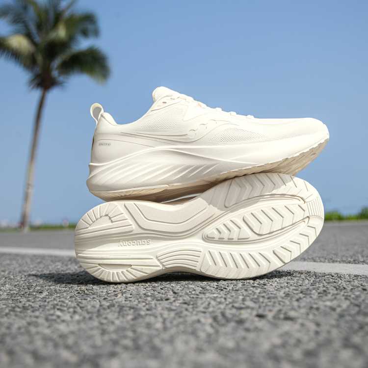 saucony LANCERǹ3»͸רҵ˶ܲЬ409Ԫ