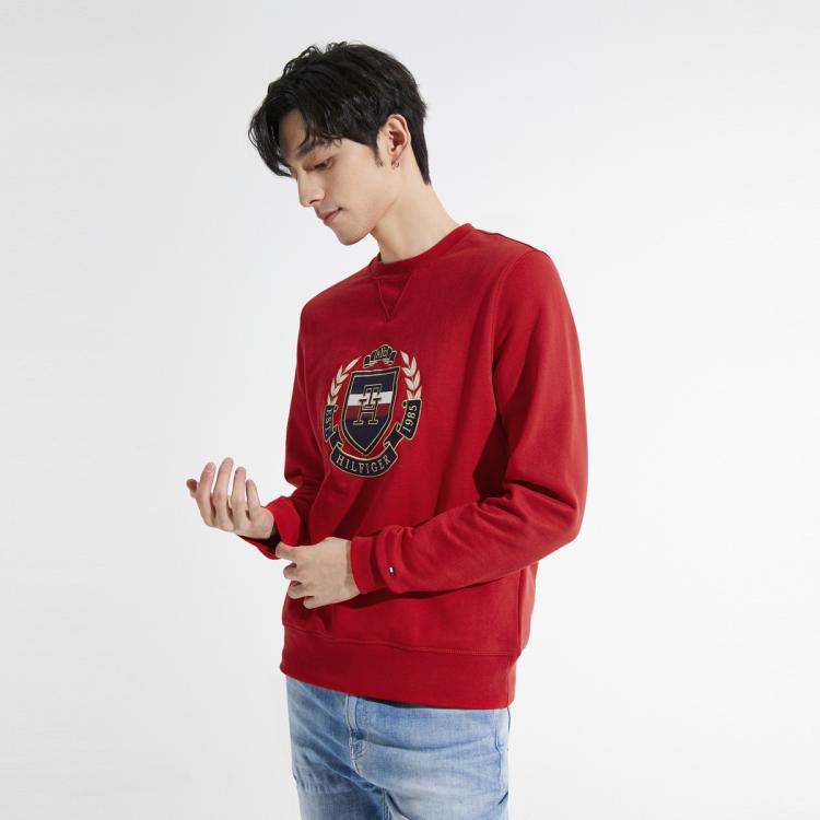 Tommy Hilfiger 23男休闲学院风重工徽章刺绣合身版套头卫衣29331 In Red