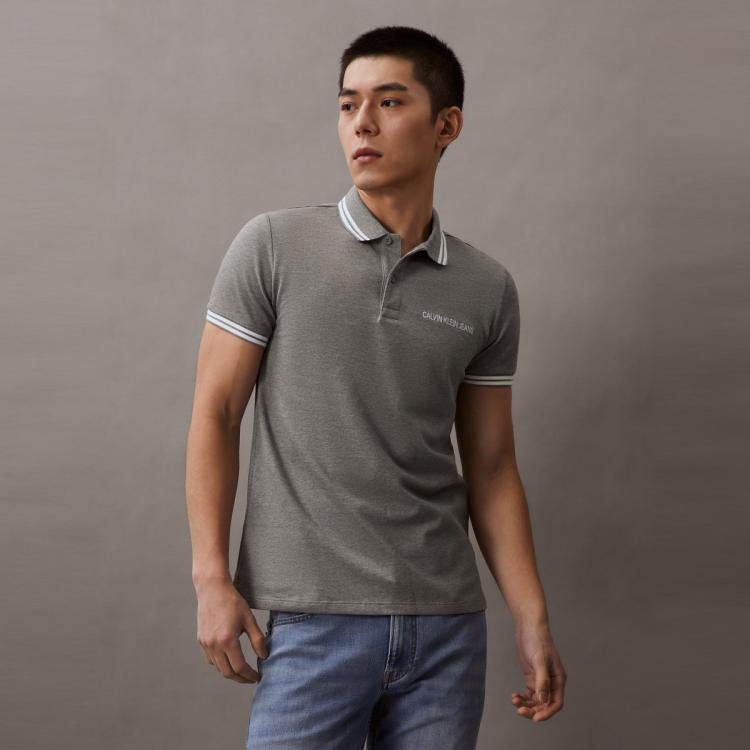 Calvin Klein Ck Jeans夏季男士休闲条纹镶边翻领刺绣透气短袖polo衫zm01604 In Gray