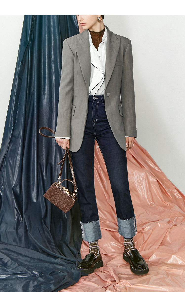 复古大翻领斜纹收腰修身垫肩西装