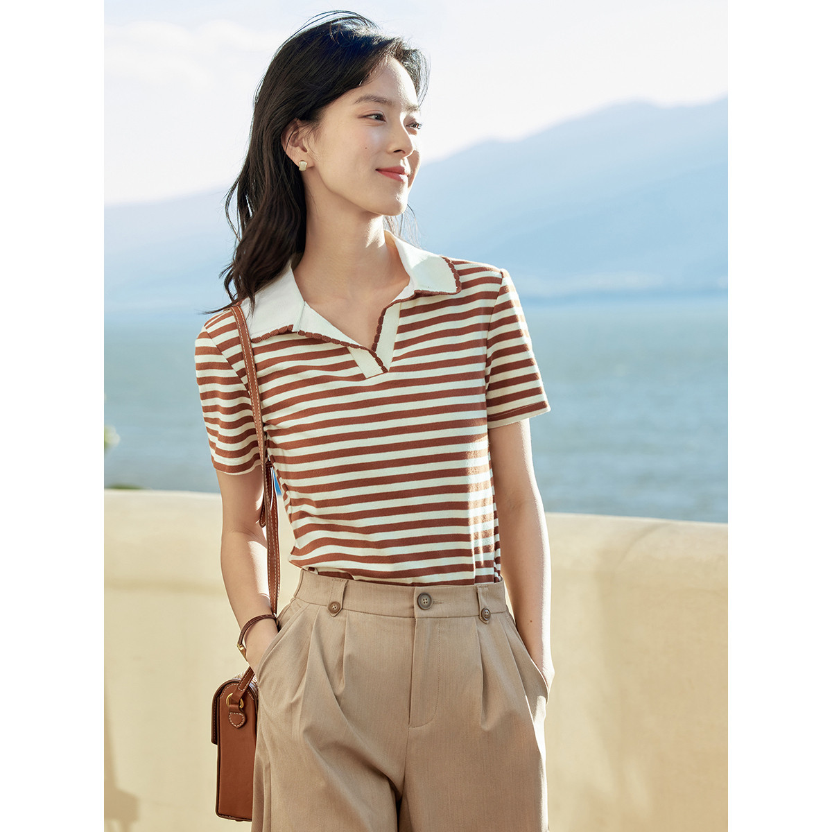 复古v字开襟polo领t恤女2023夏新款撞色条纹显瘦短袖上衣