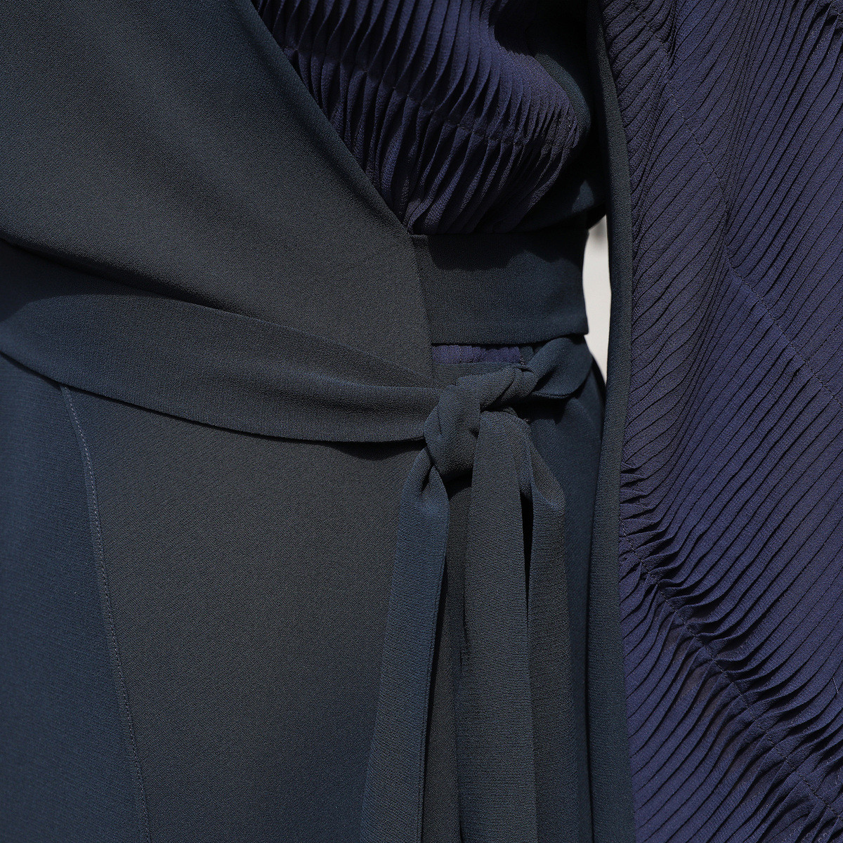 voa时尚半披肩式v领不对称绑带宽松不限身材女重磅真丝上衣