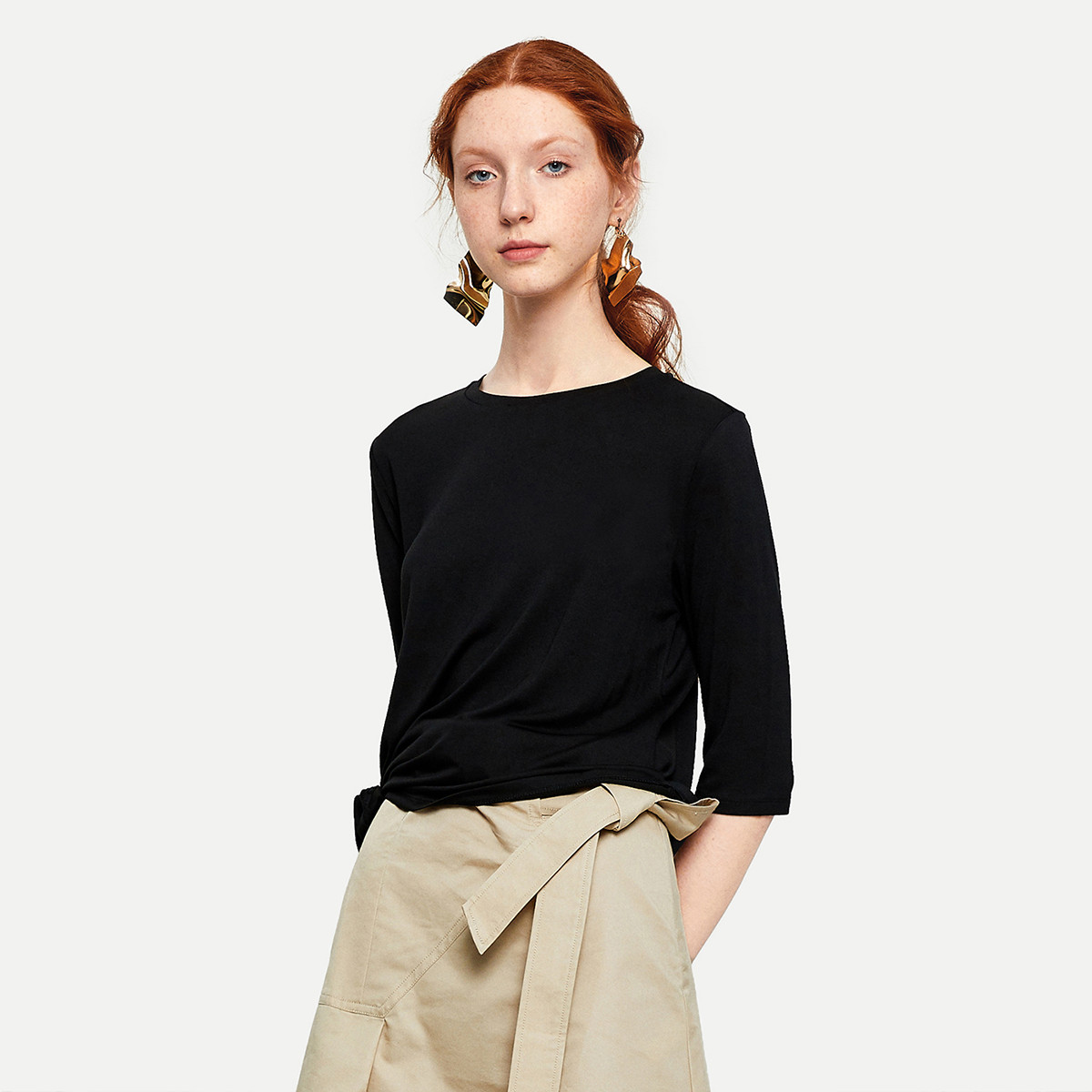 ur女装简约舒适绑结饰修腰圆领t恤we36s4ee2000