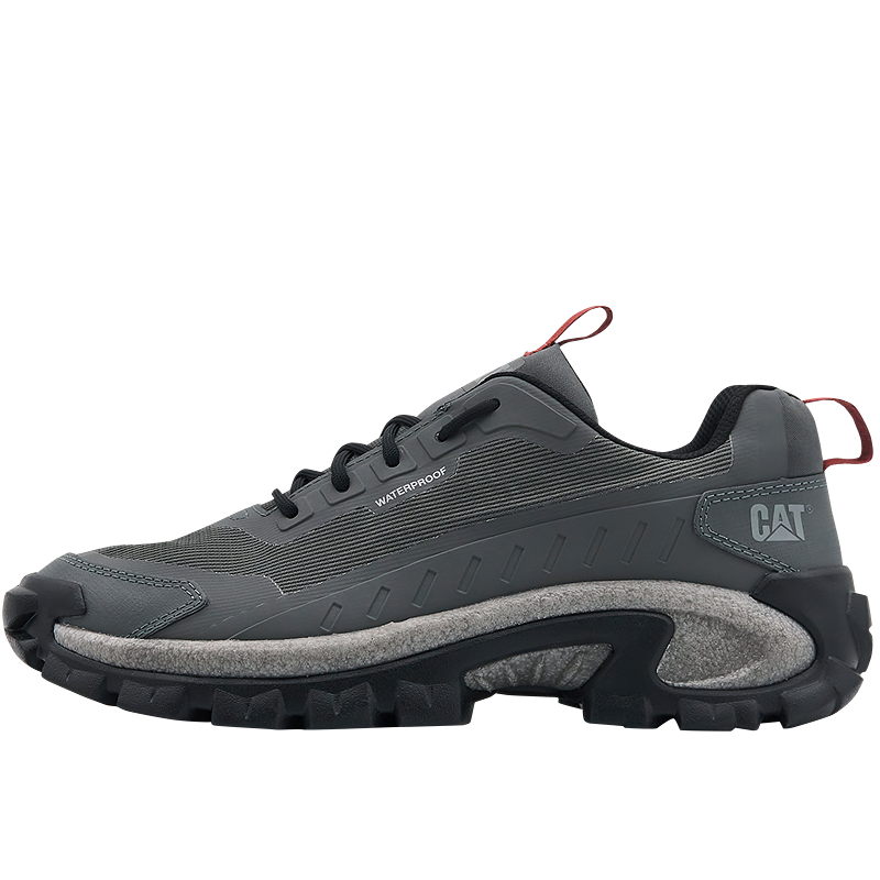 CAT ���ش���25����Ůͬ������ˮ��������Ь�ϵ�Ь